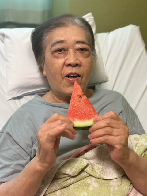 スイカで水分チャージ( ◠‿◠ ) | 社会福祉法人 鈴鹿福祉会 鈴鹿